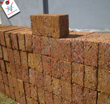 Đá ong vàng (đỏ) xây tường