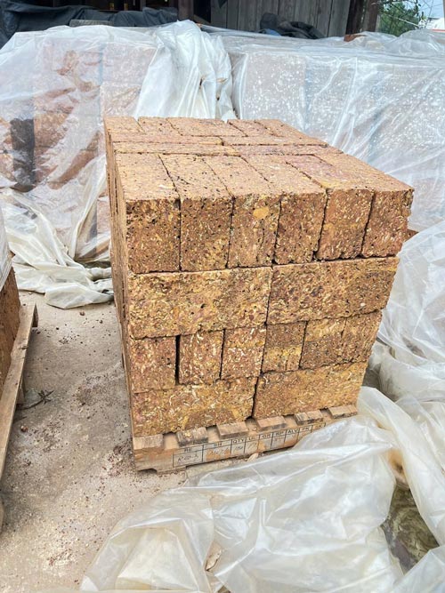 Ưu điểm nổi bật của đá ong vàng (đỏ) xây tường