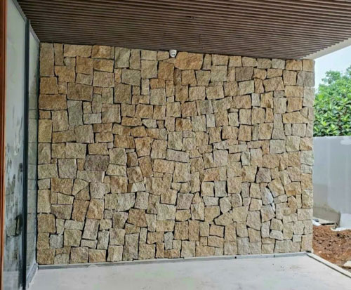 Tường ốp Đá rối vàng Bình Định