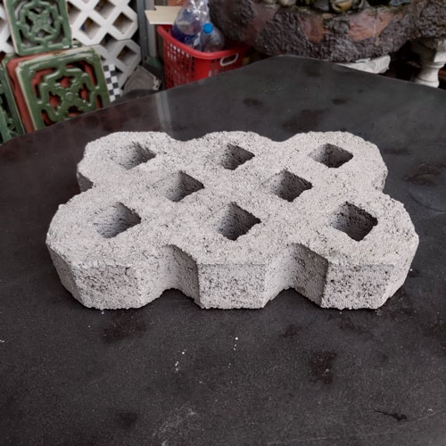 Gạch trồng cỏ 8 lỗ nhám