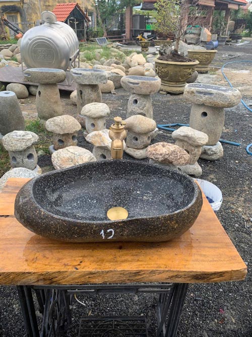 Lavabo đá cuội