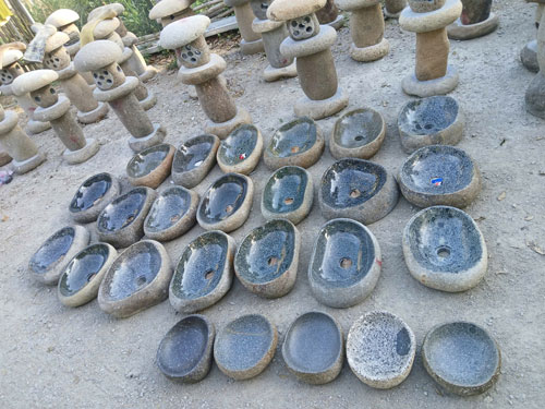 Lavabo đá cuội