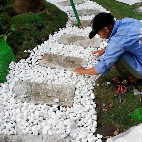 Sỏi tự nhiên trong thiết kế sân vườn