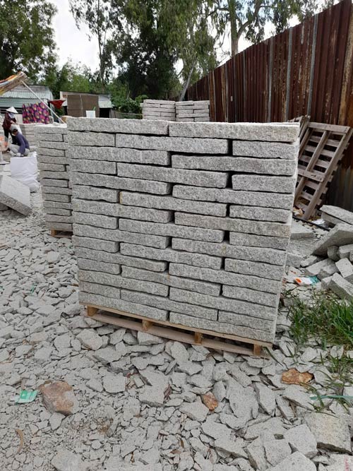 Đá thủ công lát sân Vũng Tàu 30x60cm